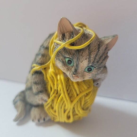 Hamilton Collection Fur Ball Adorable Cat Figurine With Yellow Yarn 5" Tall Hand - Picture 2 of 4